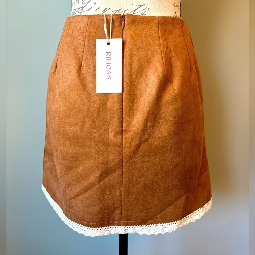 RIHOAS Tan Faux Suede Lace Trim Mini Skirt Western Nashville Style XS NWT - Picture 4 of 8